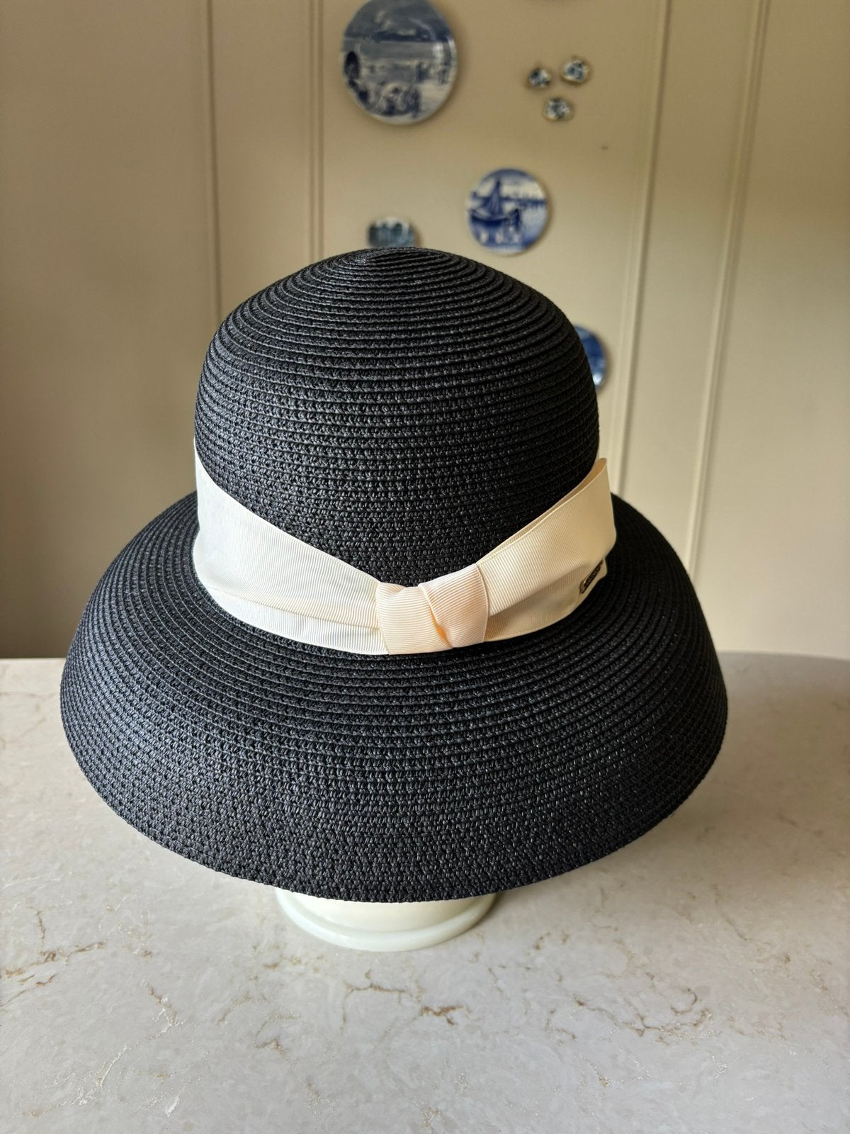Nieuwe zwarte Panama dames hoed,dameshoed, creme biasband, Ophalen of Verzenden, Nieuw, One size fits all