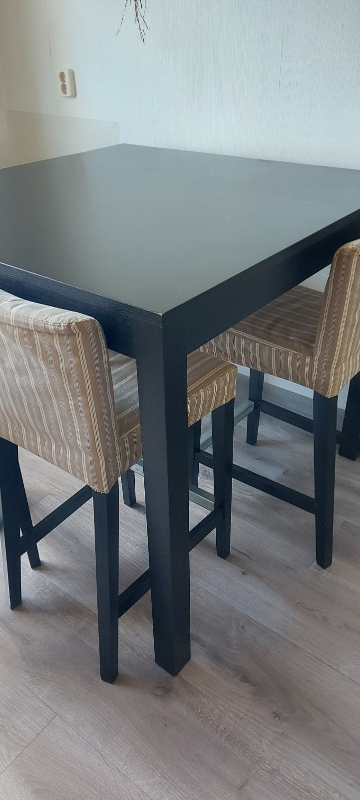 Ikea Bjursta Bartafel zwart met 4 Stoelen, Ophalen, Gebruikt