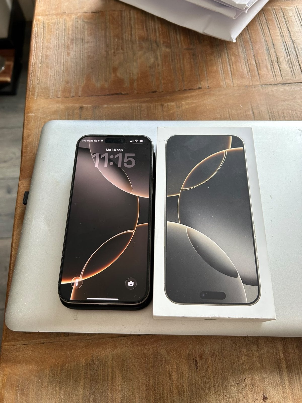 iPhone 16 Pro Max Titanium ZO GOED ALS NIEUW MET GARANTIE, Ophalen of Verzenden, Zo goed als nieuw, Zilver, IPhone 16 Pro Max