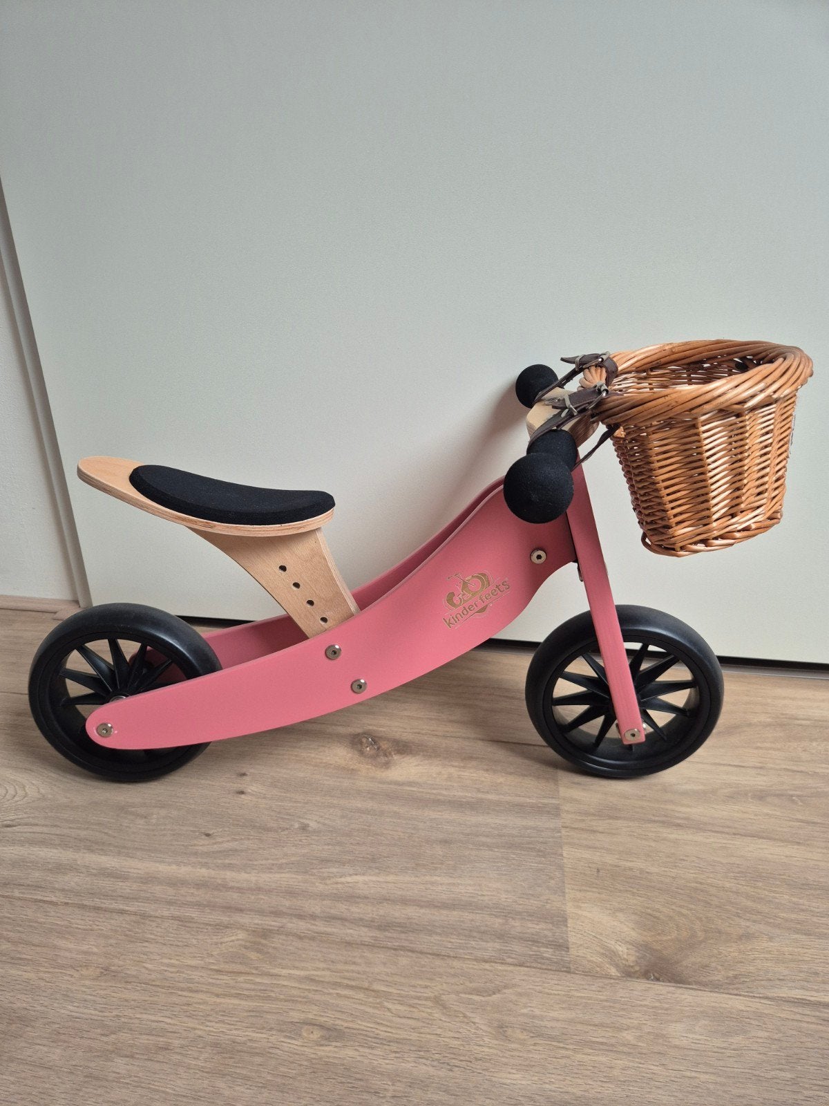 Kinderfeets Tiny Tot loopfiets Roze met Mandje, Ophalen, Zo goed als nieuw, Loopfiets