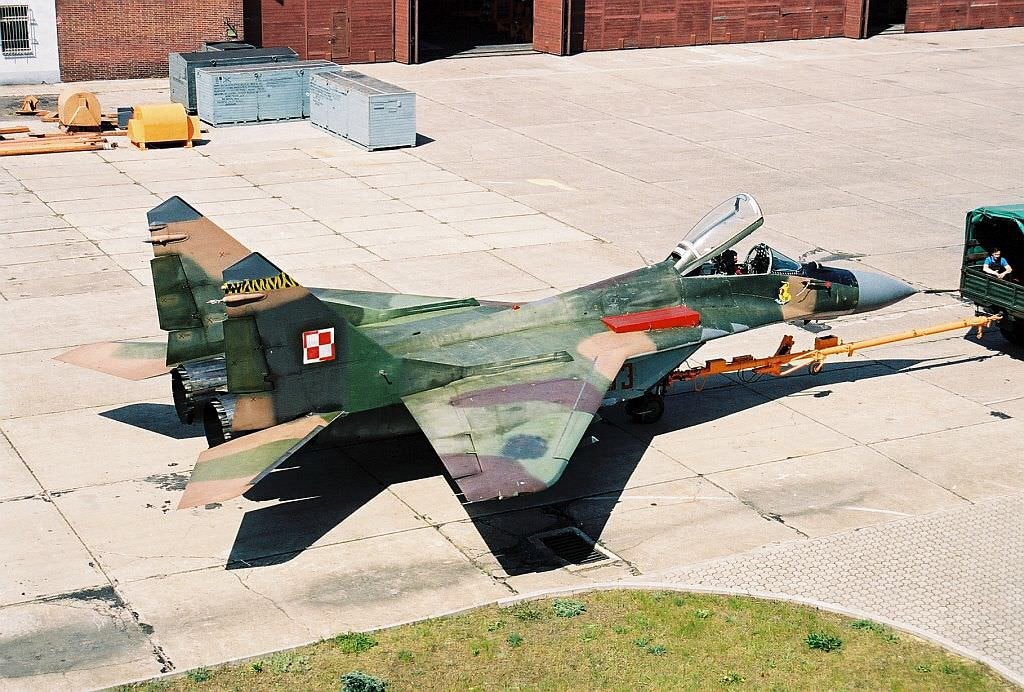 Hobby Master HA6512 | Mikoyan - Gurevich Mig-29 Fulcrum A, Ophalen, Schaalmodel, Nieuw, Pilot Station