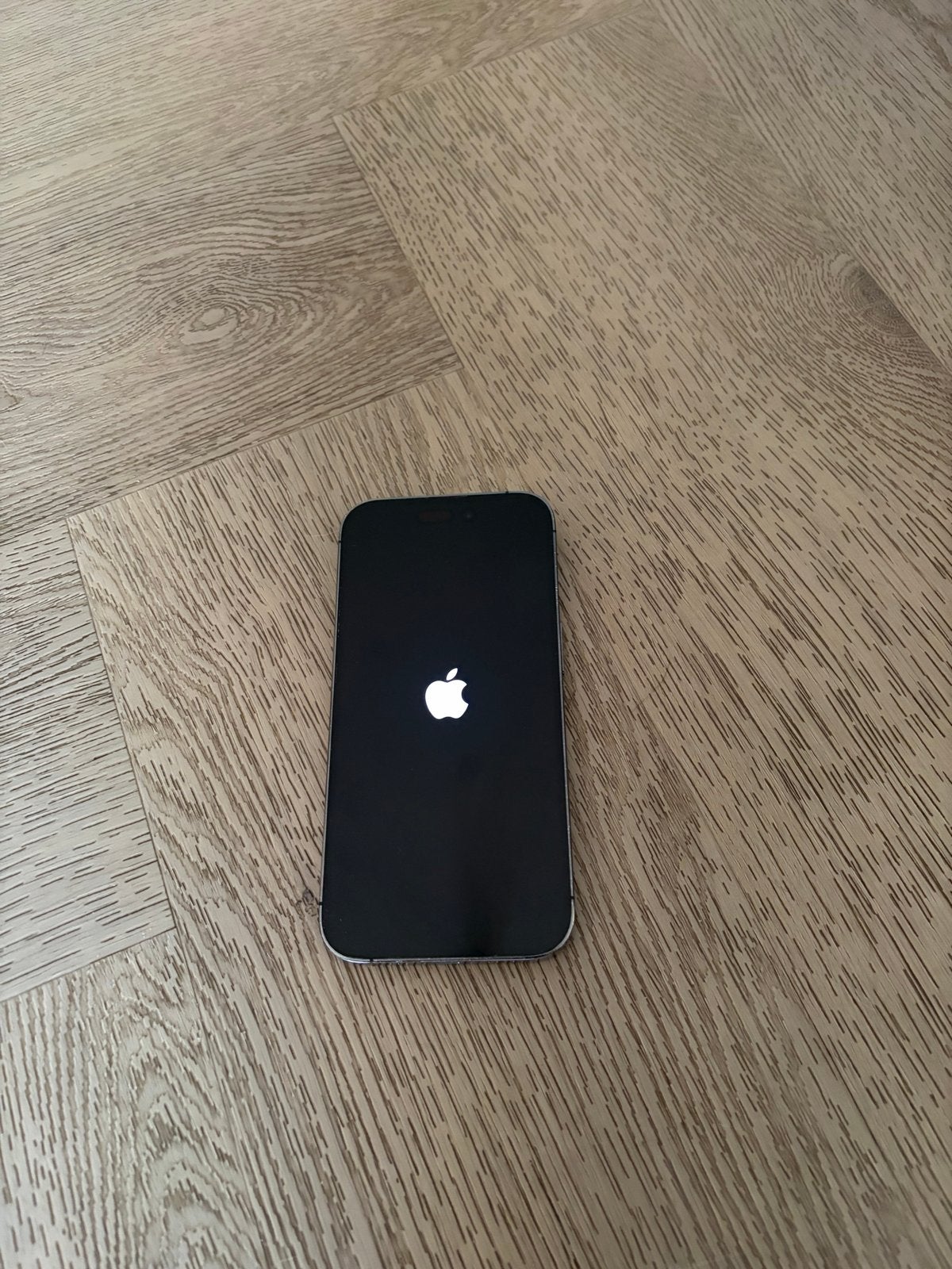 iPhone 14 Pro | 128 GB | voorkant perfect, achter beschadigd, Telecommunicatie, Mobiele telefoons | Apple iPhone, Ophalen, Paars