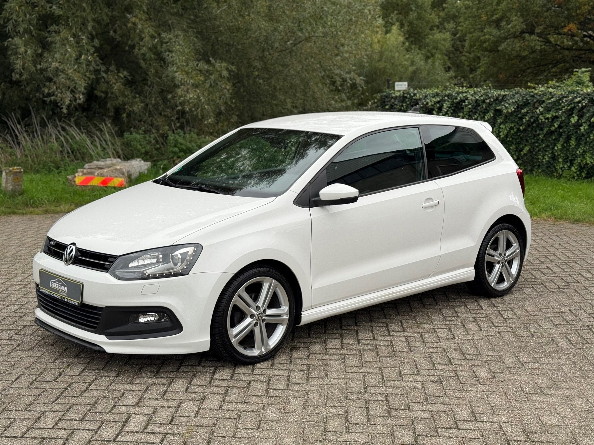 Volkswagen Polo 1.2 TSI R-LINE I CRUISE I 1E EIG I NAVI I CR, Auto's, Voorwielaandrijving, Gebruikt, 4 cilinders, 1036 kg