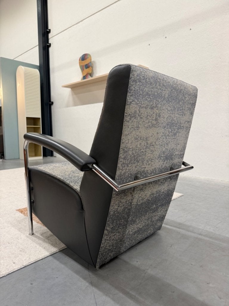 Als nieuw Leolux Scylla Fauteuil hoog Grijs design stoel, Leolux, Info@leolux.nl, 75 tot 100 cm, Ophalen of Verzenden