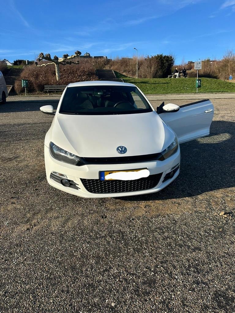 Volkswagen Scirocco 2.0 TSI DSG 2010 Wit, Auto's, 4 cilinders, 1984 cc, 4 stoelen, Alcantara