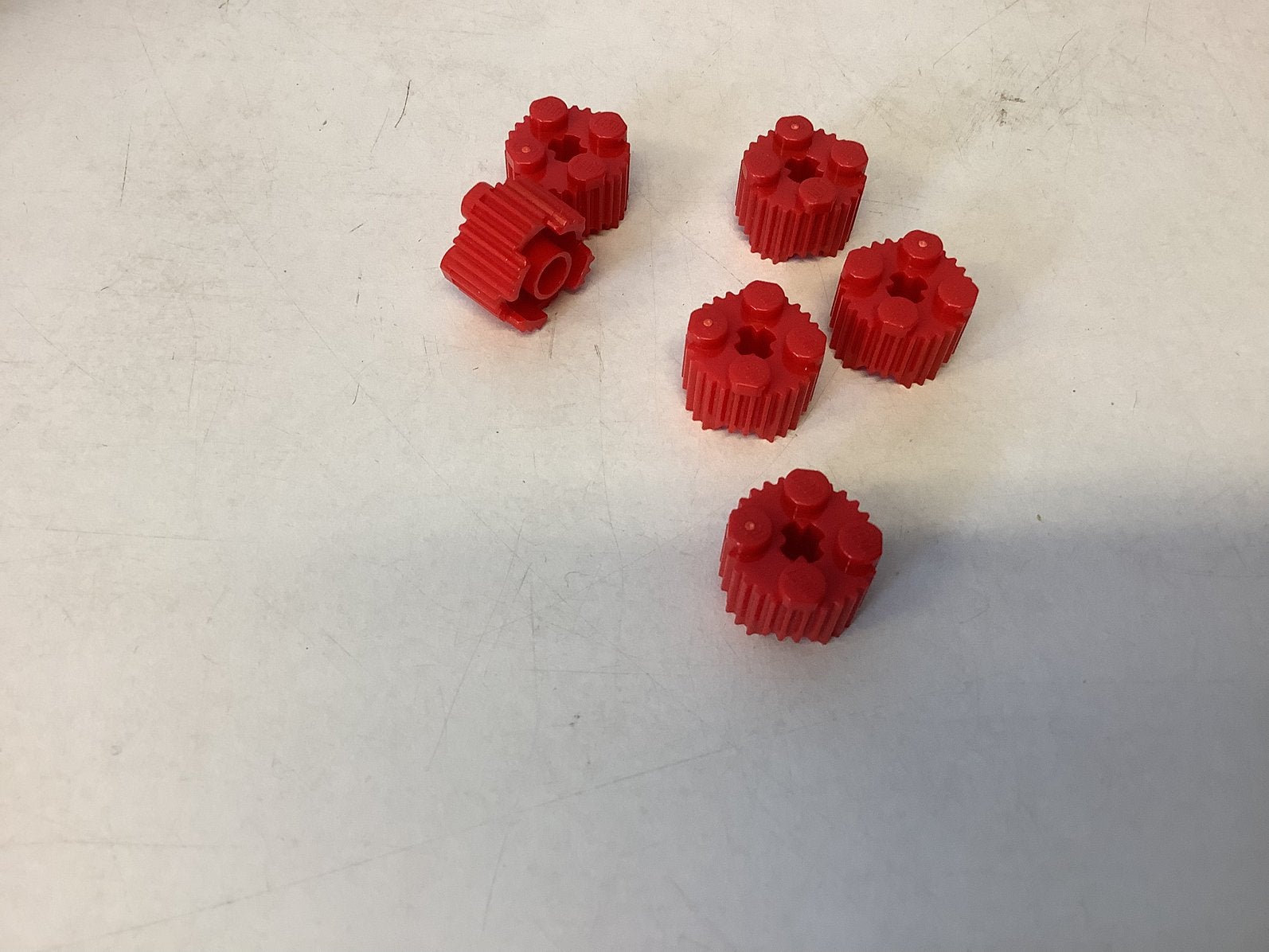 Lego steen 2x2 rond met asgat en rooster rood, Ophalen of Verzenden, Gebruikt, Losse stenen, Lego