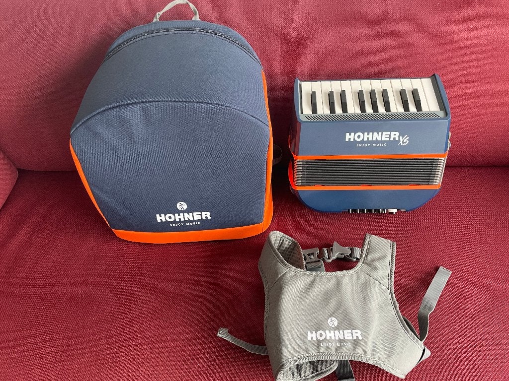 Nieuwe kleine  Hohner XS accordeon . 12 bas ., Overige formaten, Hohner, Met koffer, Nieuw