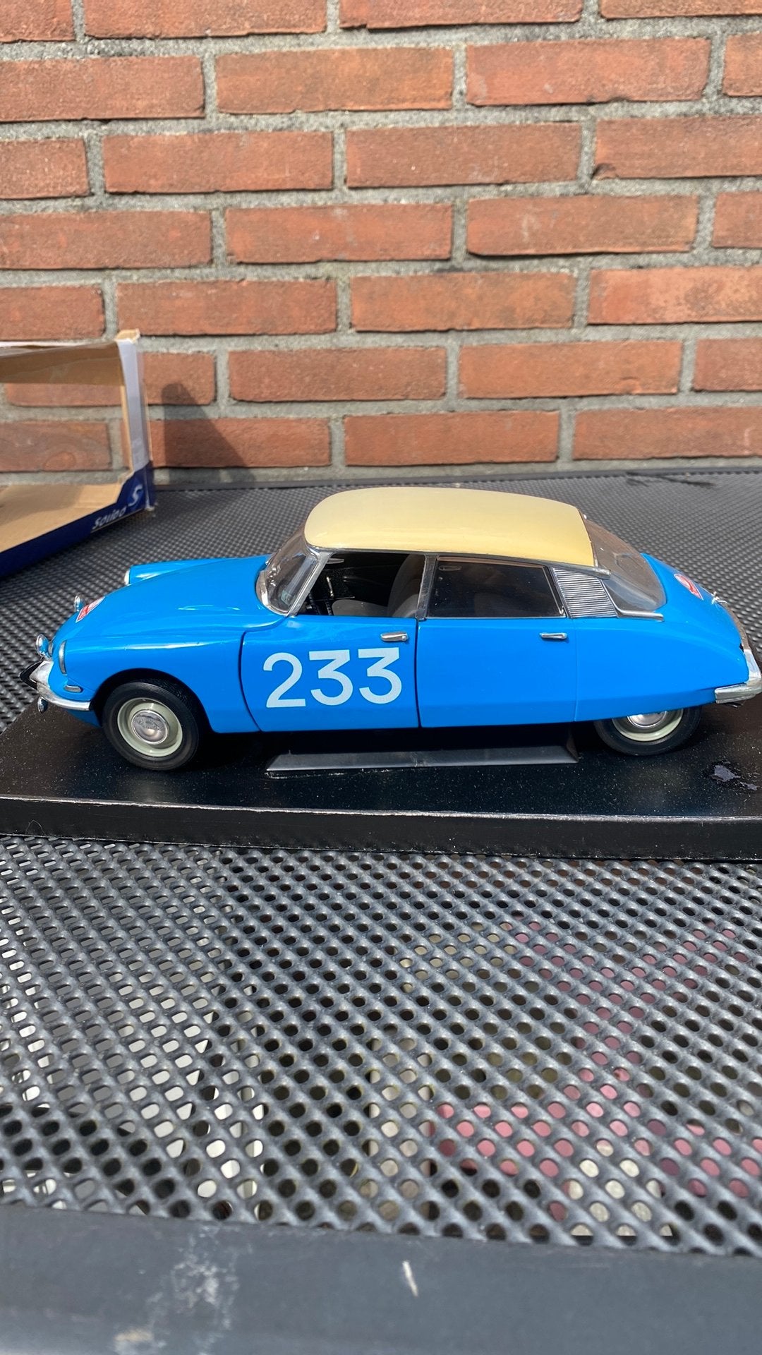 Mooi model Citroën 1/18, Hobby en Vrije tijd, Modelauto's | 1:18, Ophalen of Verzenden, Zo goed als nieuw, Solido