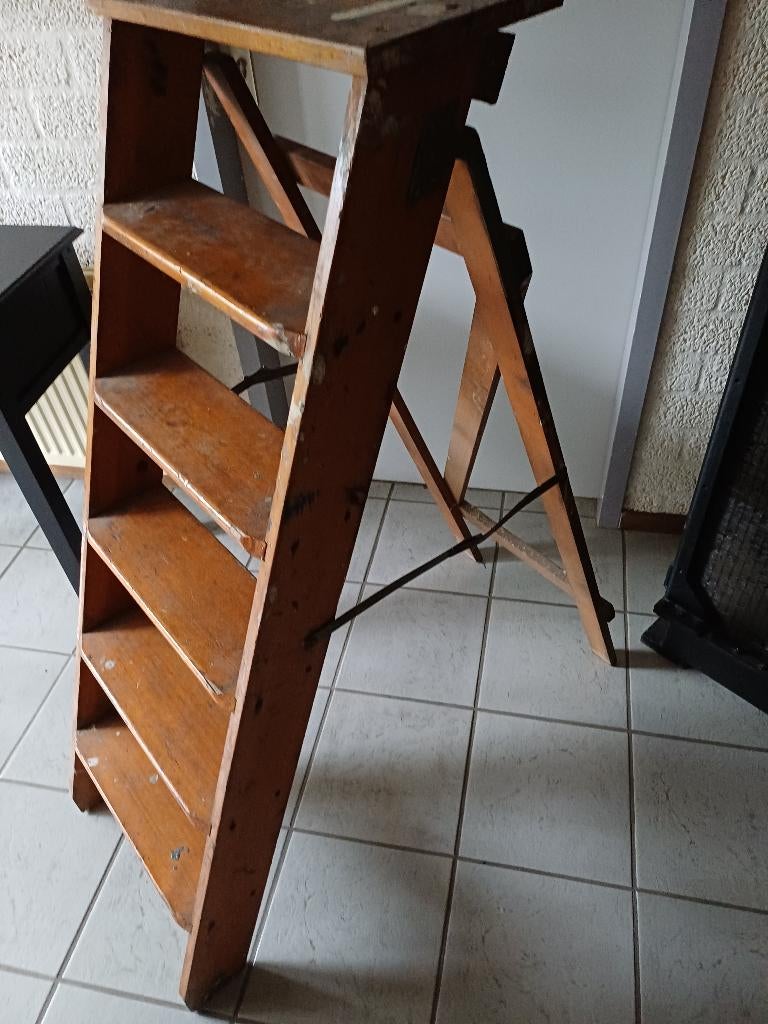 OUD VERF TRAPJE DECORATIE, Ophalen, Gebruikt