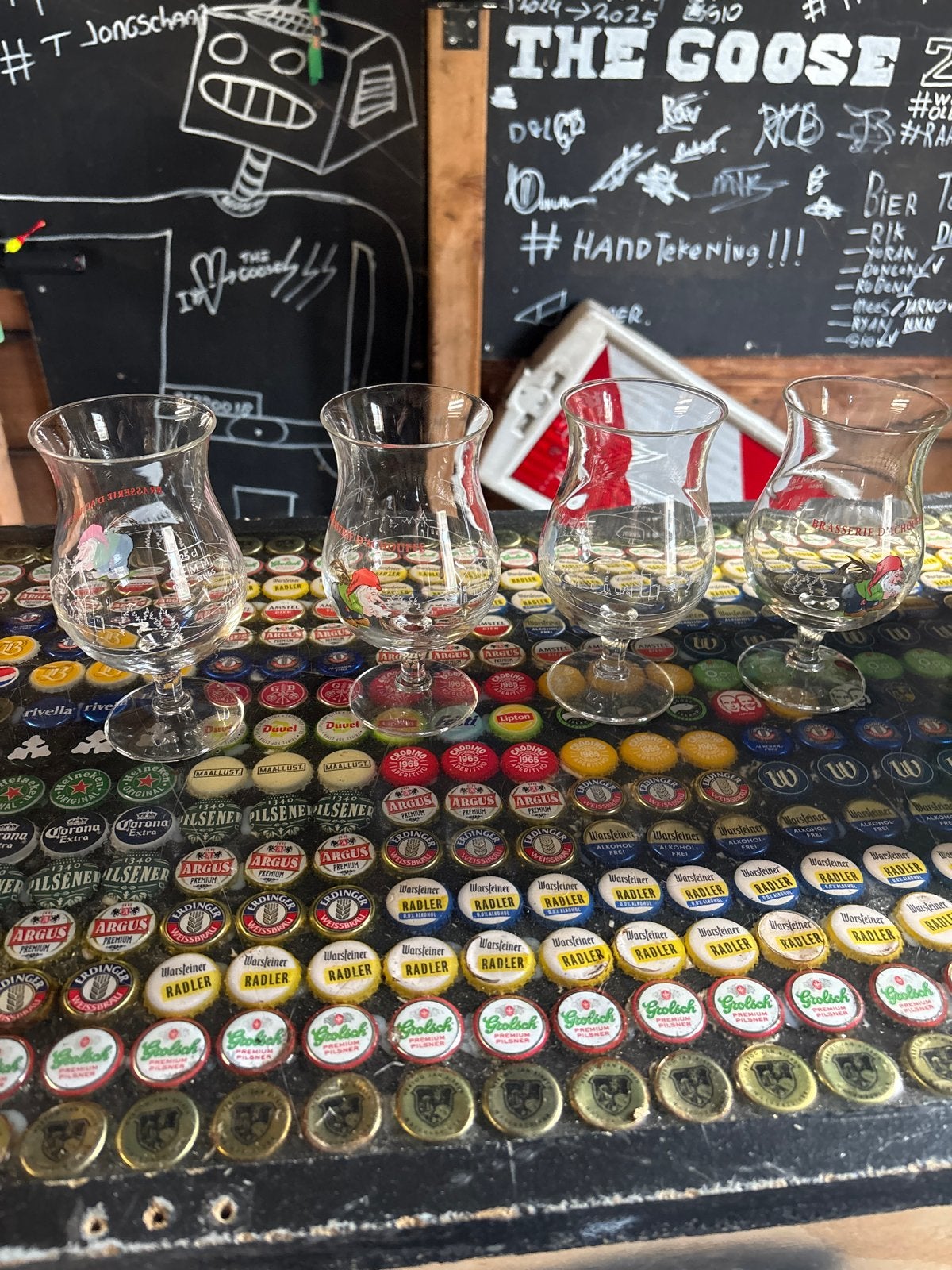 4 La Chouffe bierglazen, Ophalen of Verzenden, Zo goed als nieuw, Bierglas