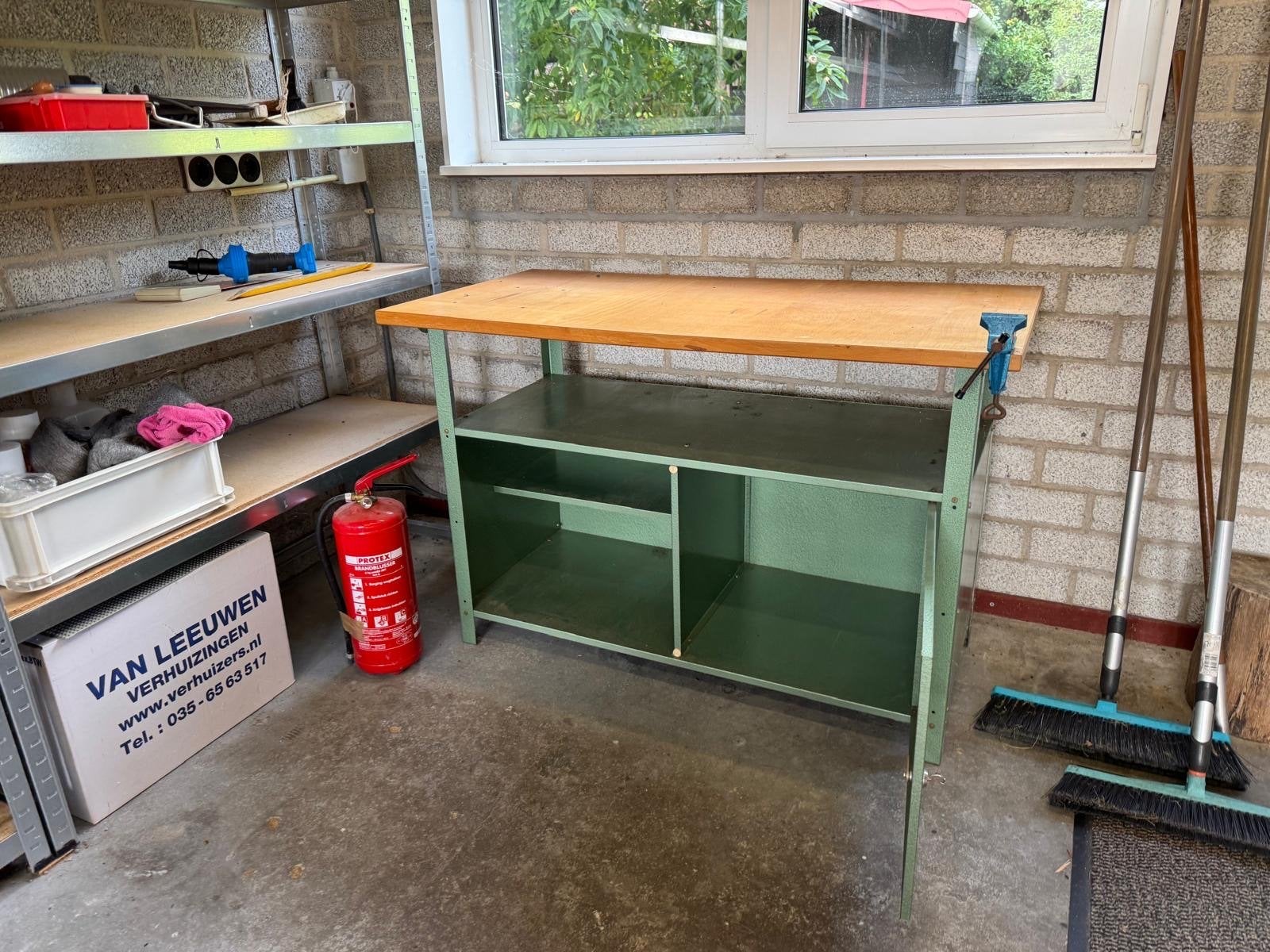 Metalen Werkbank met houten blad