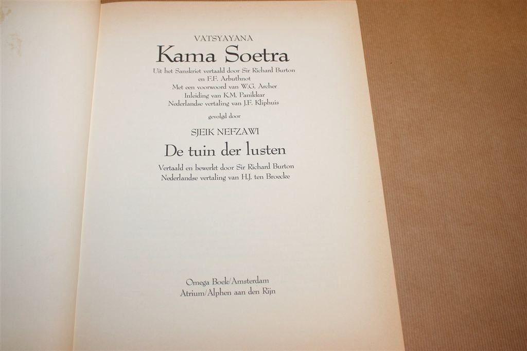 Kama Soetra — Liefde & Seksualiteit Met Kleurenplaten 1984, Ophalen of Verzenden, Gelezen, Overige onderwerpen, Achtergrond en Informatie