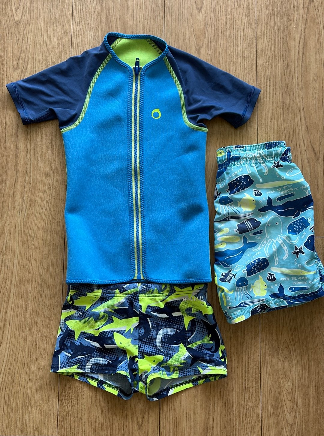 Jongens zwembroek met neopreen zwemshirt maat 110, Ophalen of Verzenden, Zo goed als nieuw, Jongen