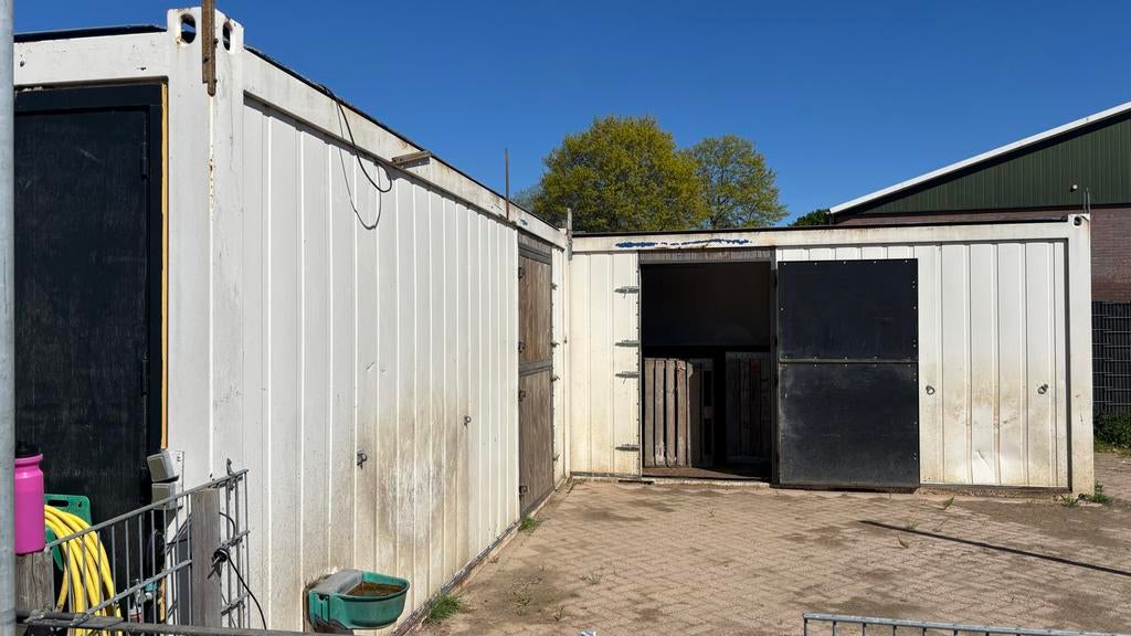 Containerstallen voor paarden of opslag