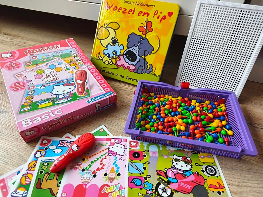 Speelgoedset: Mozaïek, Woezel & Pip puzzel, Hello Kitty quiz, Ophalen of Verzenden, Gebruikt, Overige typen