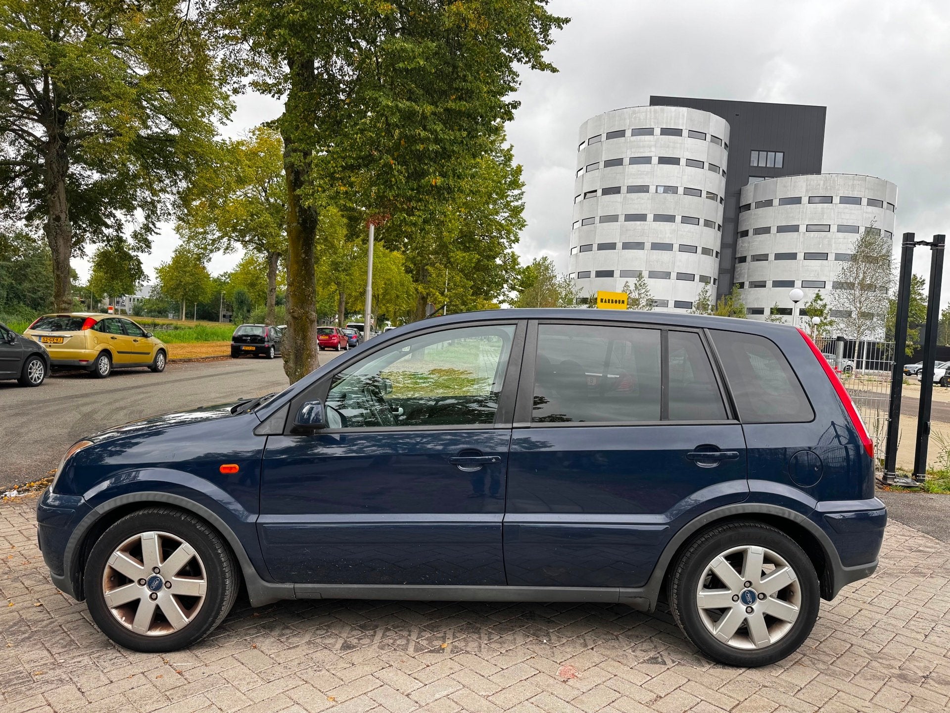 Ford Fusion 1.6-16V Futura|AIRCO|ELEKRAMEN|STUURBEKR|HOGEINS, 15 km/l, Gebruikt, Fusion, Blauw