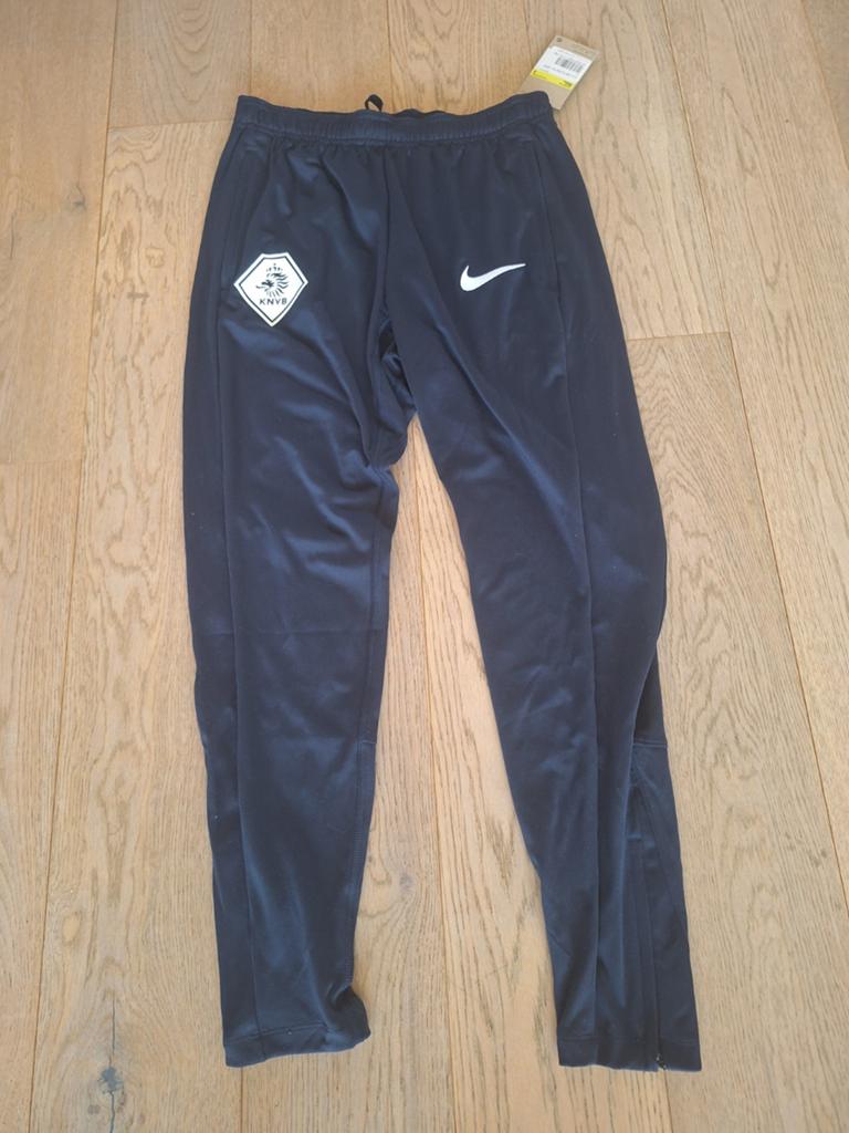 Nike KNVB Scheidsrechters Trainingsbroek Maat S, Zwart, Nike, Nieuw, Ophalen of Verzenden