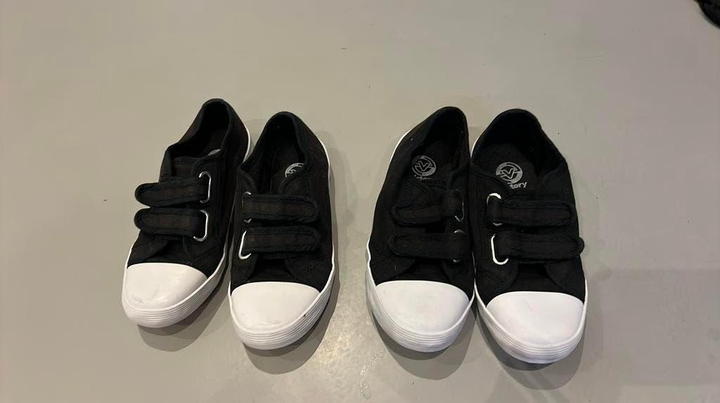 Victory gymschoenen 2 paar maat 33 en 34, Kinderen en Baby's, Kinderkleding | Schoenen en Sokken, Ophalen of Verzenden, Zo goed als nieuw