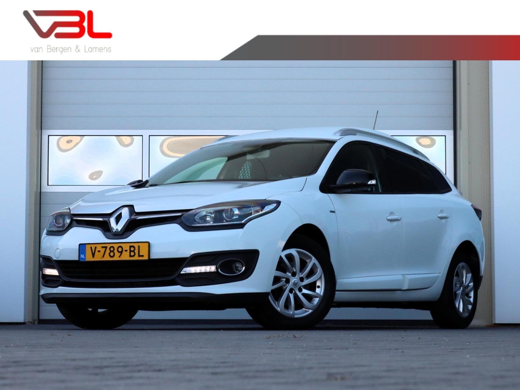 Renault Mégane 1.5 dCi 110PK Limited S&S | Navigatie | EURO, Voorwielaandrijving, Gebruikt, 4 cilinders, Parkeersensor