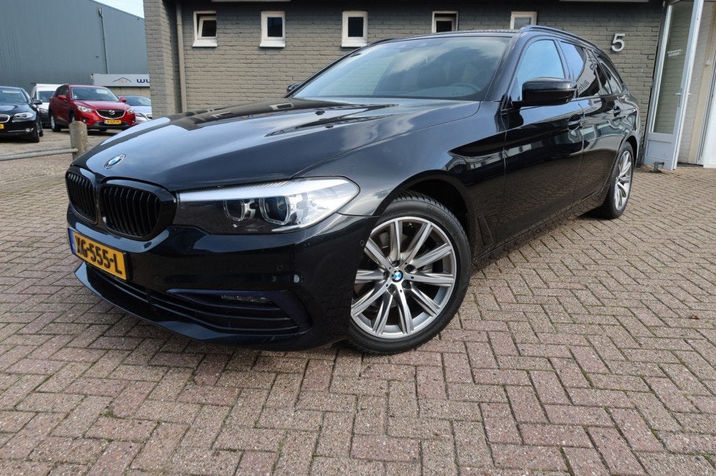 Bmw 5-SERIE 520I SPORT-LINE , 360 CAMERA , SFEER VERLICHTING, Automaat, 1998 cc, Gebruikt, Euro 6