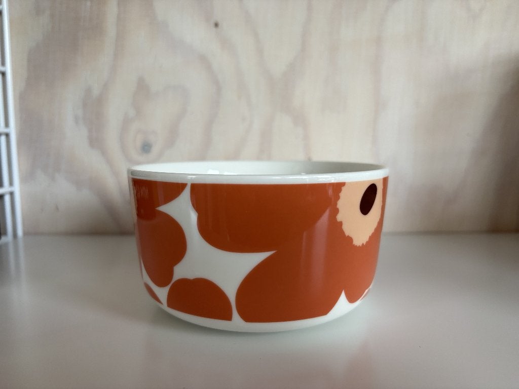 2x Marimekko Unikko kom Oranje 5dl, Ophalen of Verzenden, Overige stijlen, Aardewerk, Schaal of Schalen
