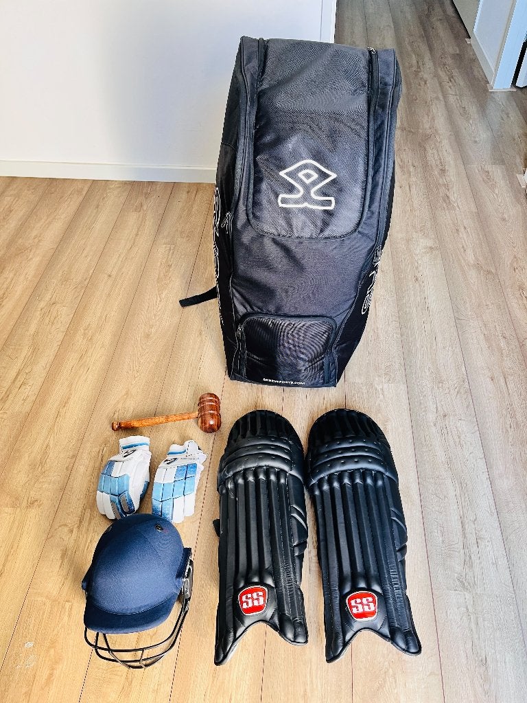 Cricket kit, Ophalen of Verzenden, Nieuw, Buitenlandse clubs, Overige typen