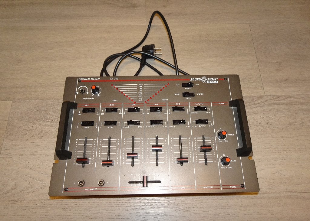 Soundcraft Conrad SA-100 Stereo Mixer + orig. doos (vintage), Muziek en Instrumenten, Ophalen of Verzenden, Gebruikt, Microfooningang