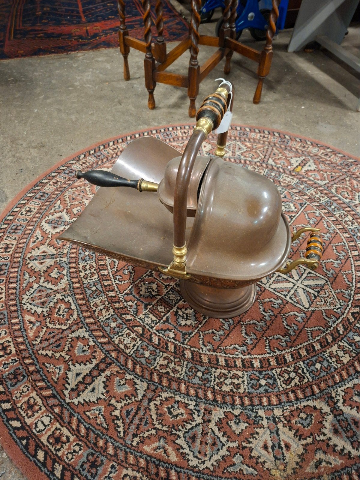 helm kolenkit, Ophalen