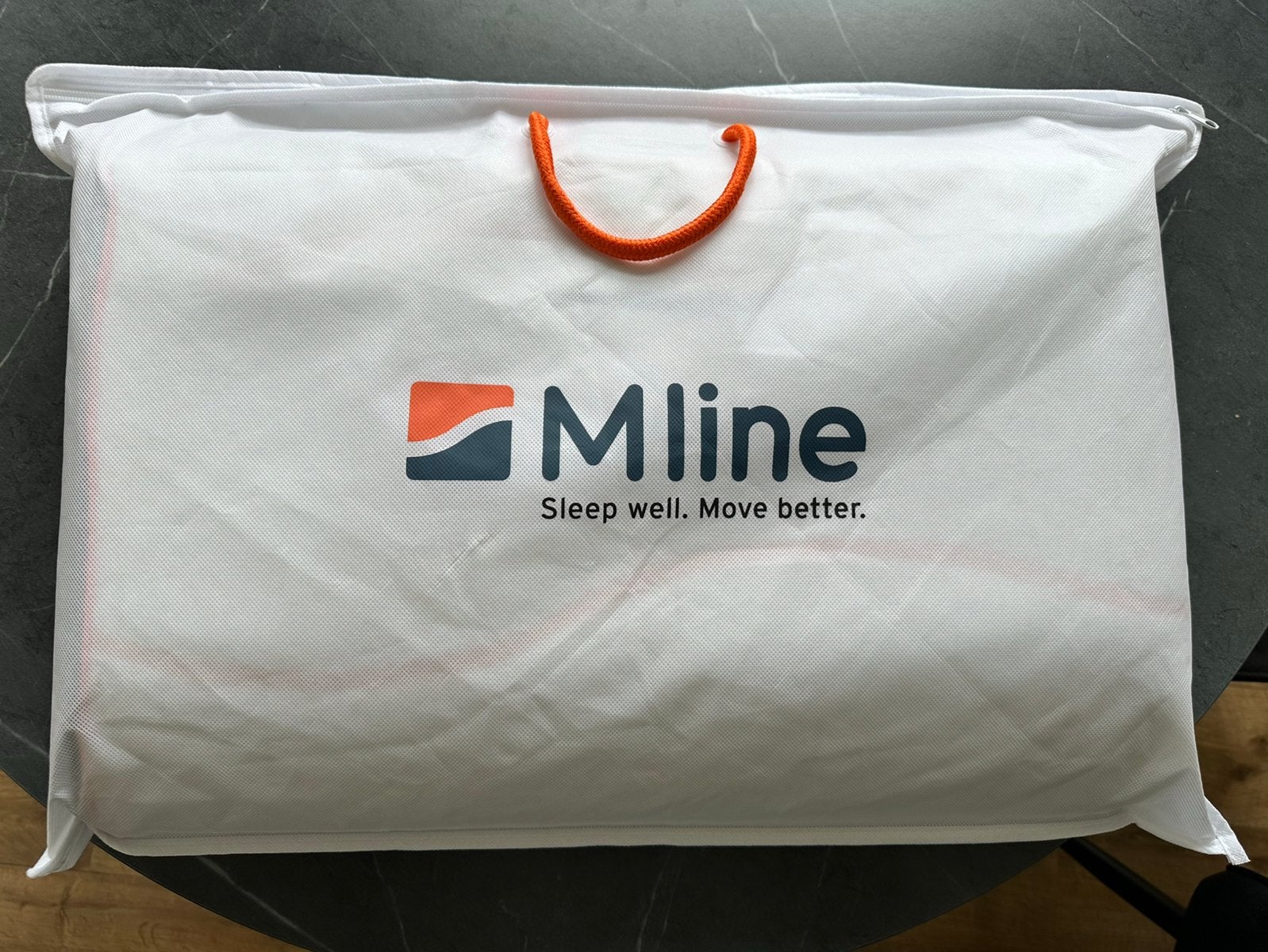 M line Pillow You Oranje (nieuw 159 euro), Ophalen of Verzenden, Zo goed als nieuw, Wit, Vierkant