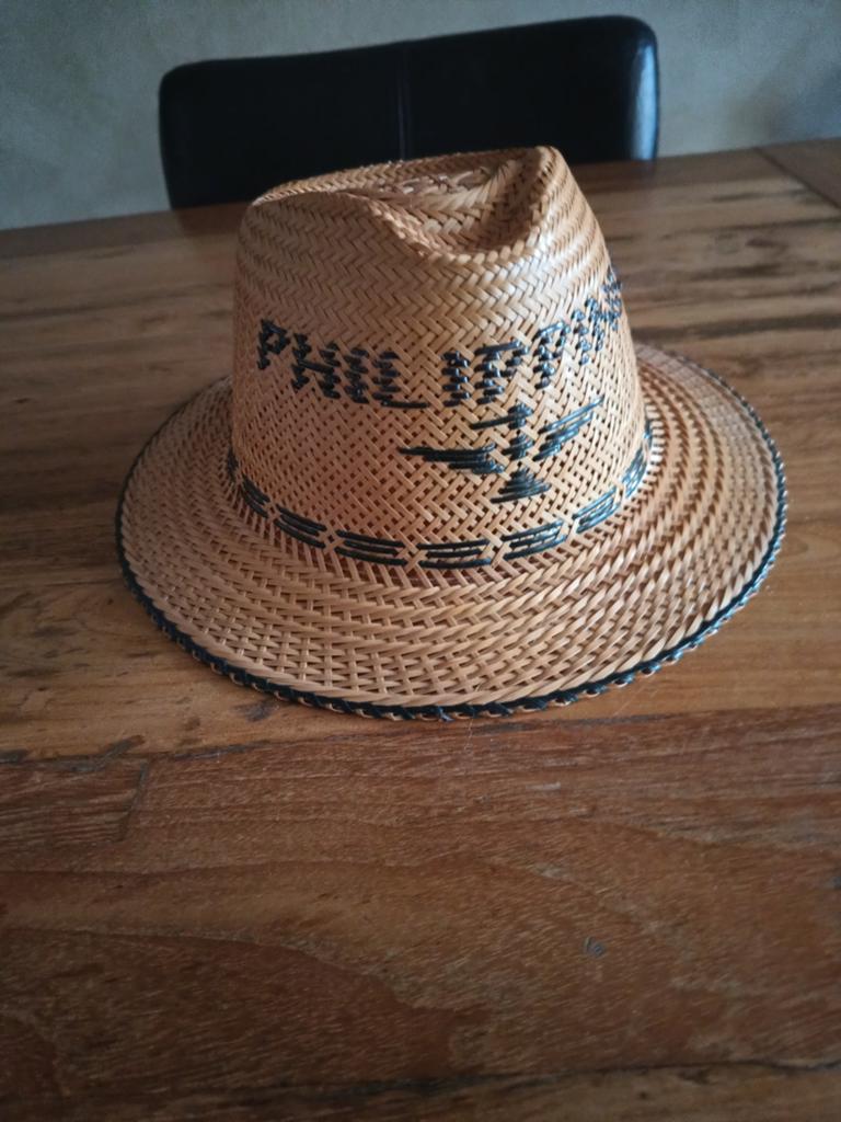 Hoed van de Filipijnen, Kleding | Dames, Ophalen of Verzenden, Zo goed als nieuw, One size fits all