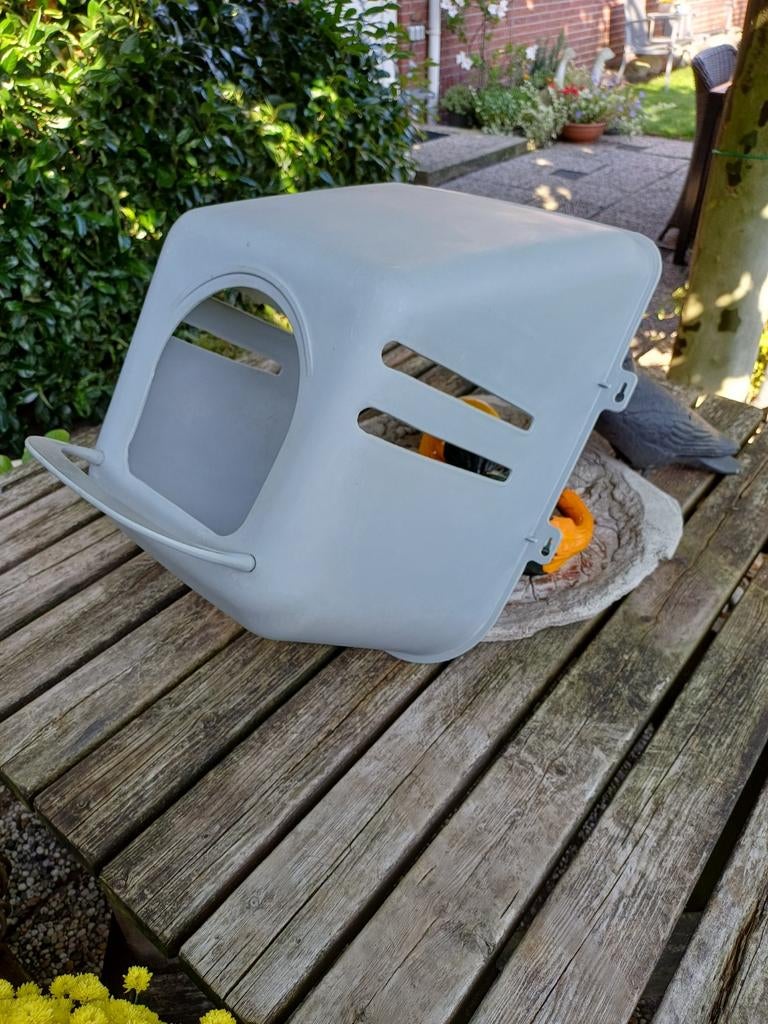 Twee z.g.a.n. kippen legnesten (legnest / nest), Dieren en Toebehoren, Pluimvee | Toebehoren, Zo goed als nieuw, Overige typen