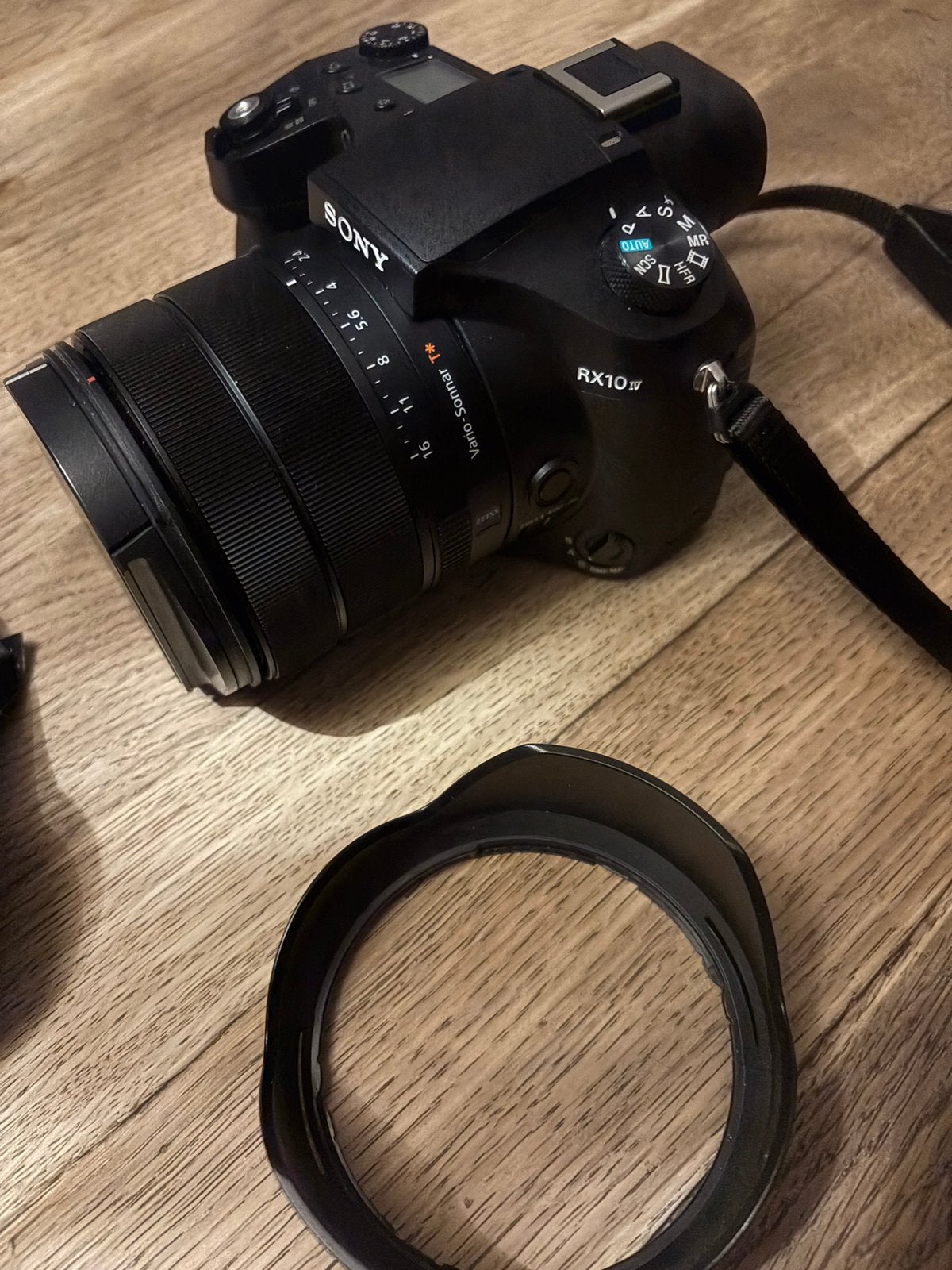 Sony Cybershot DSC-RX10 IV