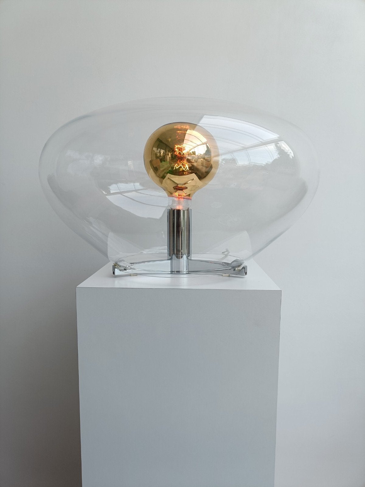 Lirio Tafellamp – Modern Design met Eyecatcher Effect, Ophalen, Lamp, Glas, Gemerkt