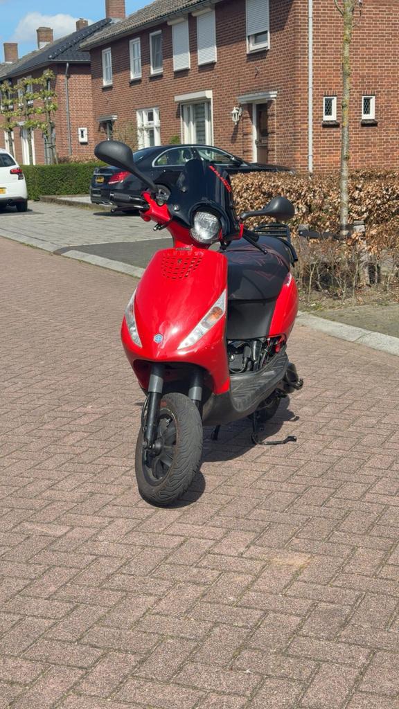 Zip 70cc(‼️LEES BESCHRIJVING‼️), Fietsen en Brommers, Ophalen, Maximaal 45 km/u, Zo goed als nieuw, Benzine