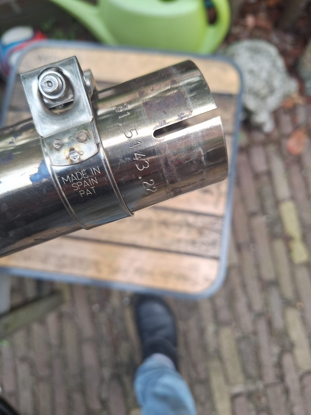 Laser uitlaat, Ophalen
