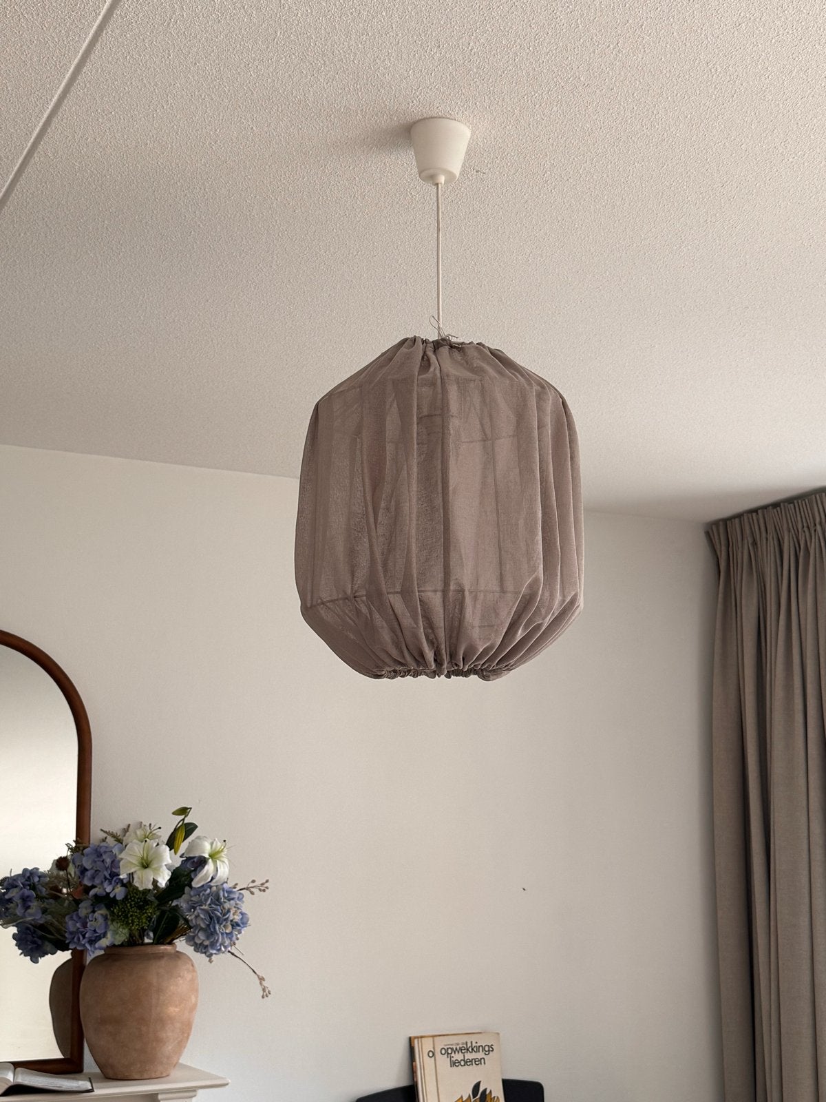 Taupe linnen lamp van Bolia | Zo goed als nieuw, Ophalen, Zo goed als nieuw, Textiel