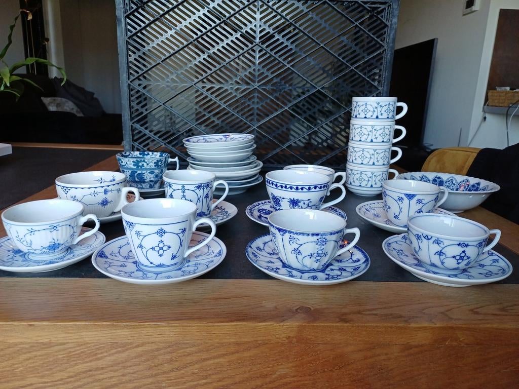 Antieke kopjes en schoteltjes, Ophalen