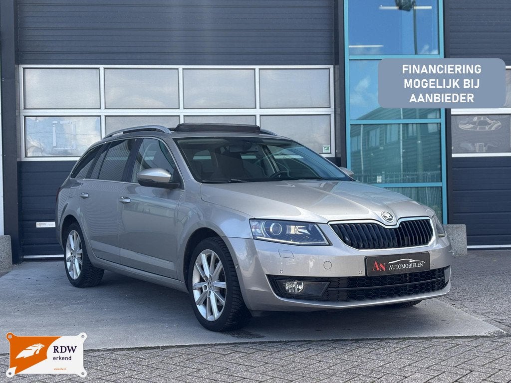 Skoda Octavia Combi 1.4 TSI Elegance Businessline Full optio, Auto's, Skoda, Euro 5, Gebruikt, 4 cilinders, 1192 kg