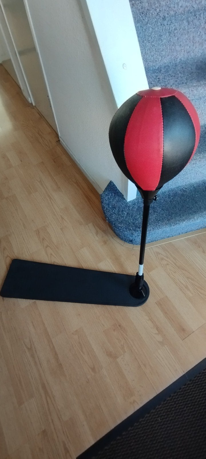 Kinder boksbal op voet., Ophalen, Zo goed als nieuw, Jongen of Meisje