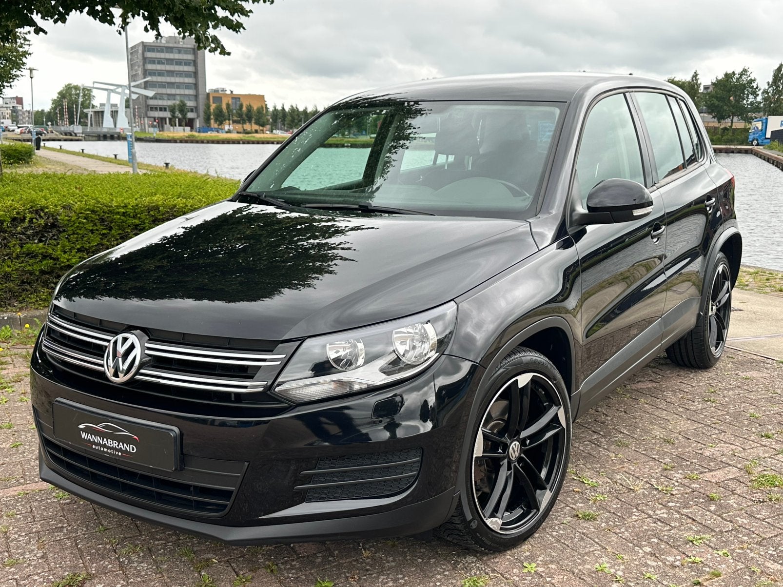 Volkswagen Tiguan 1.4 TSI | 1e Eigenaar | Navi | Stoelverw., Voorwielaandrijving, 4 cilinders, Handgeschakeld, 1600 kg