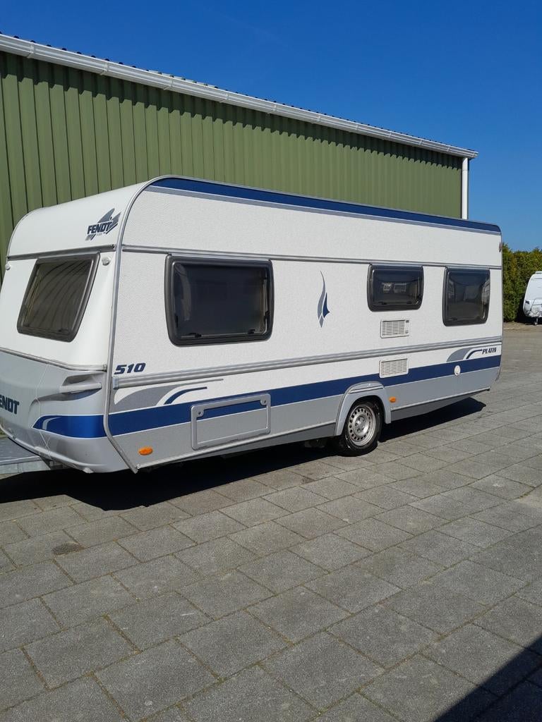 Fendt 510 platin.  als nieuw . Met stallingsmogelijkheid., Caravans en Kamperen, Rondzit, Frans bed, Particulier, Fendt