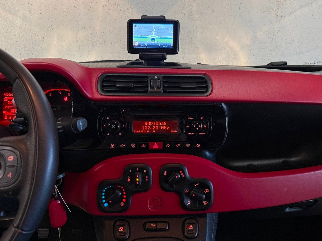 Fiat Panda 0.9 TwinAir Sempre Airco|Navi|CV|APK 06-2027 !, Auto's, Fiat, Voorwielaandrijving, Euro 5, Zwart, Panda