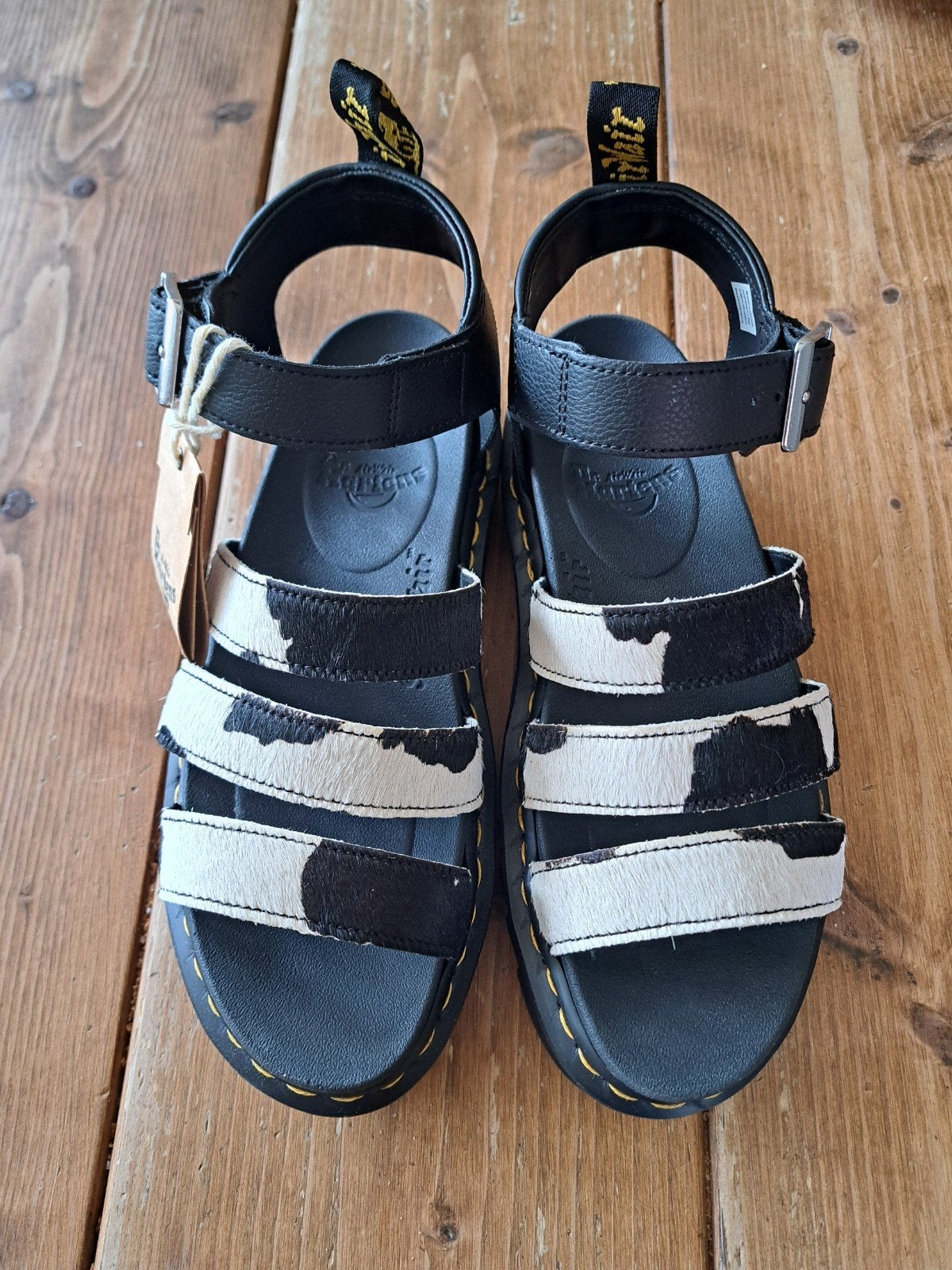 Dr. Martens Blaire Athena sandalen met koeienprint, Zwart, Nieuw, Dr. Martens, Sandalen of Muiltjes