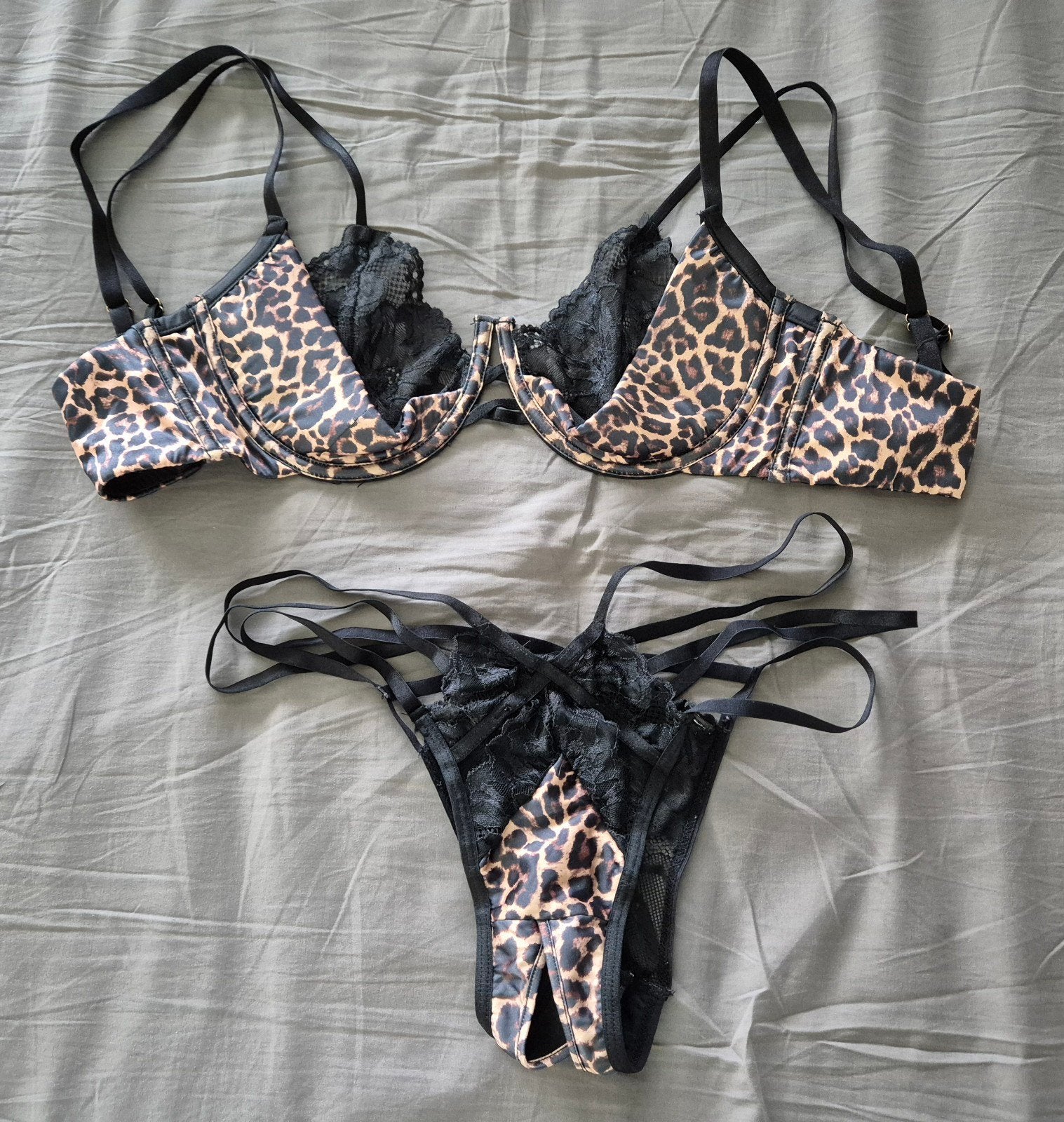 Lingeriesetje: BH 75D & String met open kruisje M, Hunkemöller, Verzenden, Zwart, Setje
