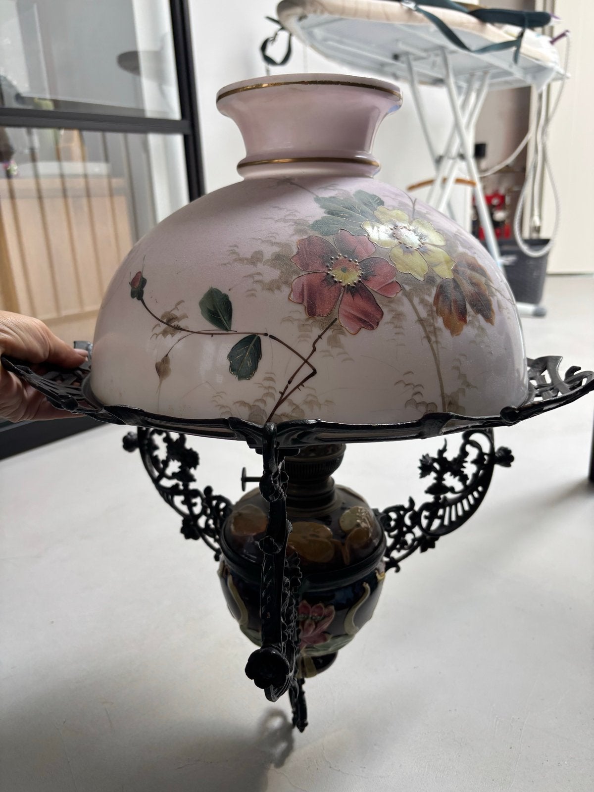 Antieke hang lamp met twee standaarden (compleet/oncompleet), Ophalen of Verzenden