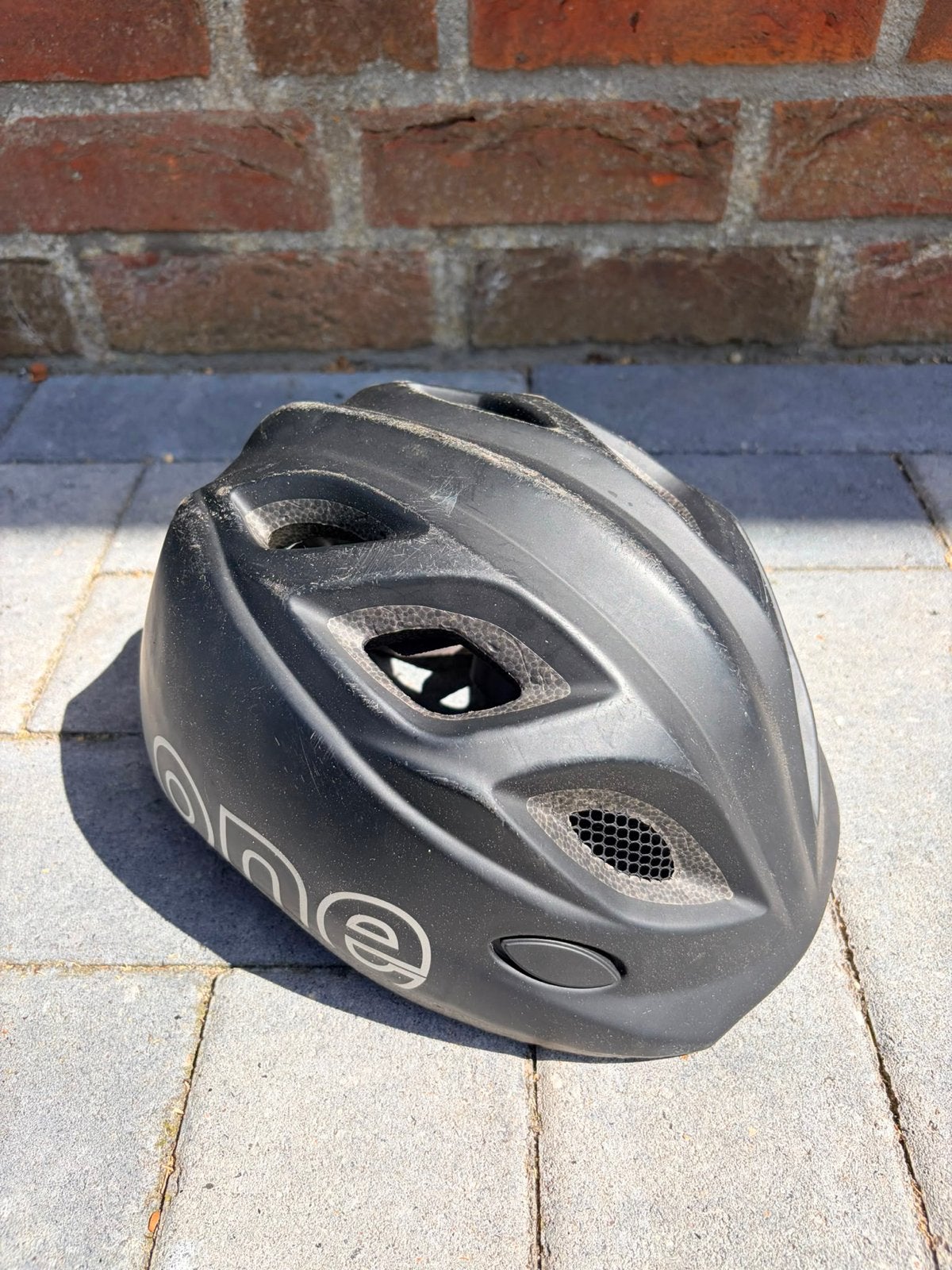 Abus kinderfietshelm zwart - stoer, licht & comfortabel, Ophalen, Gebruikt, Jongen of Meisje