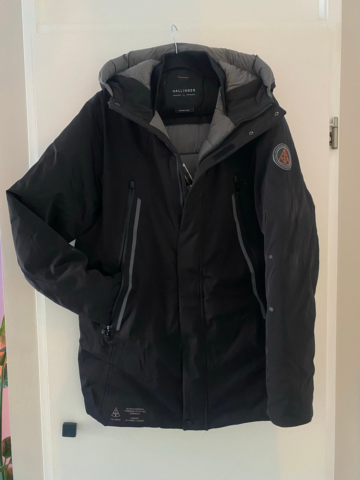 HALLINGER The South Parka - Zwarte Winterjas Maat L, Ophalen of Verzenden, Zo goed als nieuw, Maat 52/54 (L), Zwart