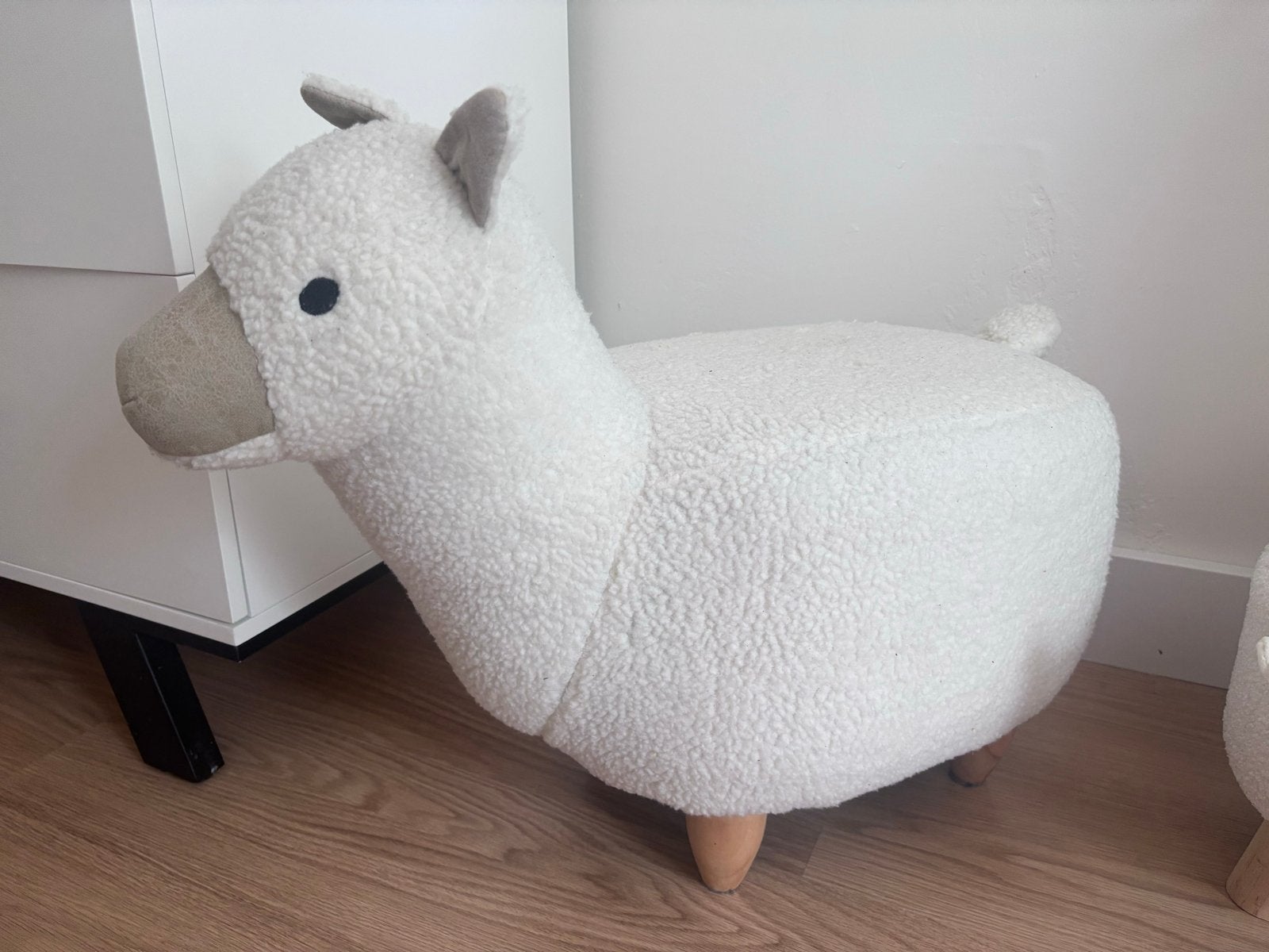 Leuke lama poef / krukje voor kinderkamer, Minder dan 50 cm, 50 tot 75 cm, Ophalen of Verzenden, Zo goed als nieuw