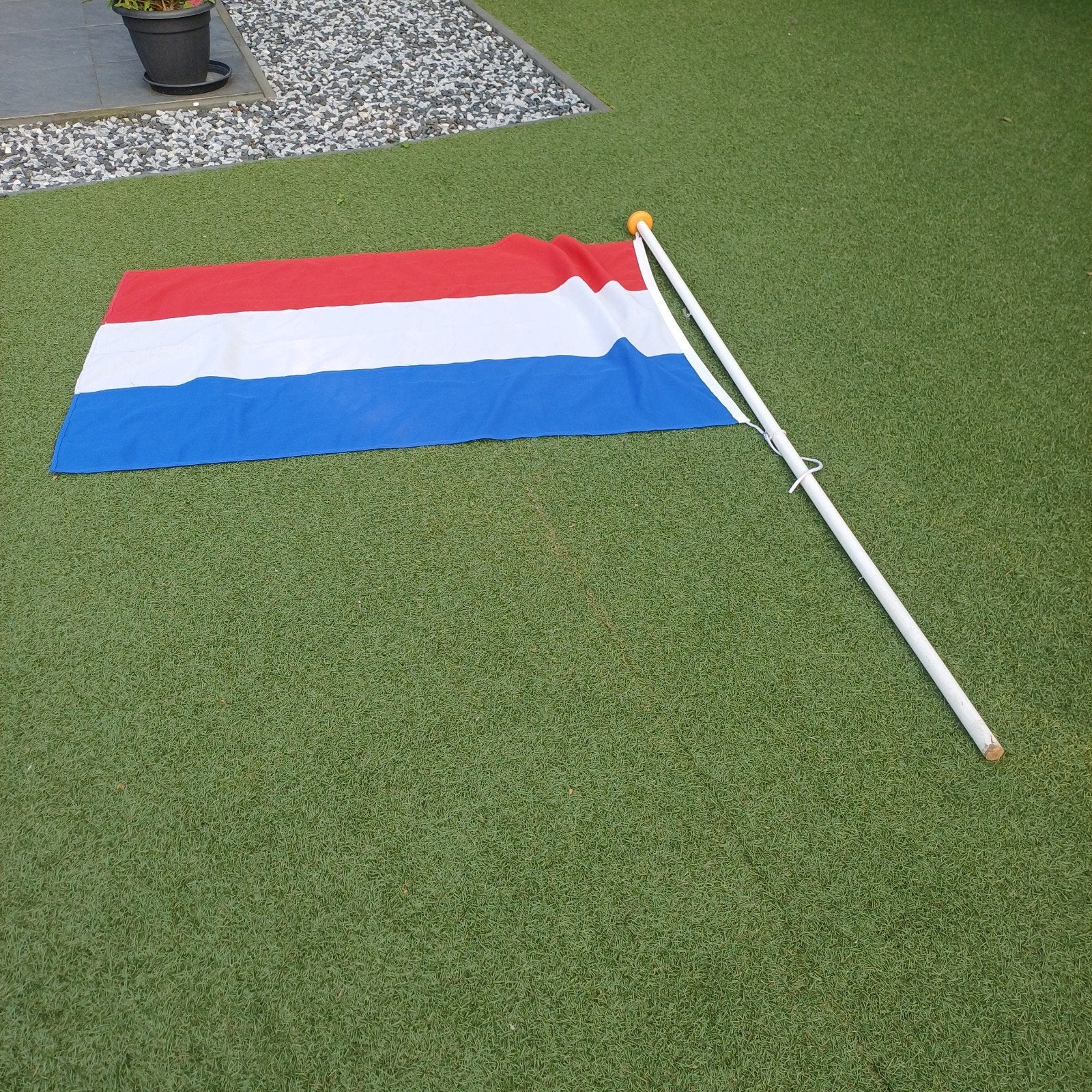 te koop Nederlandse vlag met houten stok, Diversen, Ophalen