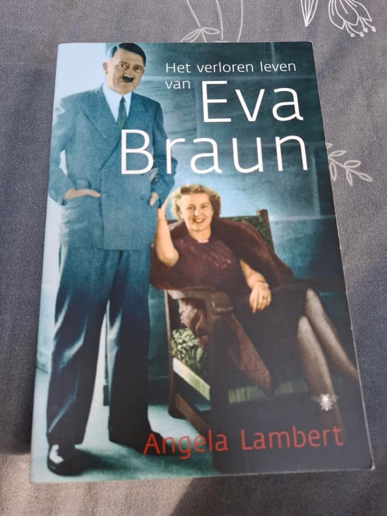 Het verloren leven van Eva Braun - Angela Lambert, Boeken, Ophalen of Verzenden, Gelezen, Angela Lambert, Politiek